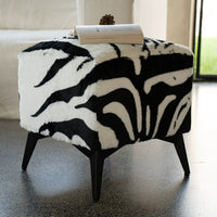 Foot Stool Small Ottoman Foot Rest, Velvet Foot Stools Pouf Ottoman Step Stool with Padded Seat, Footstool with Black Legs for Living Room, Entryway