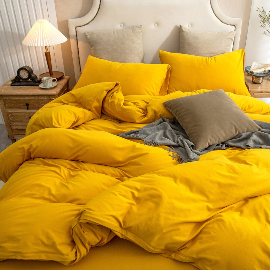 Solid outlet yellow quilt