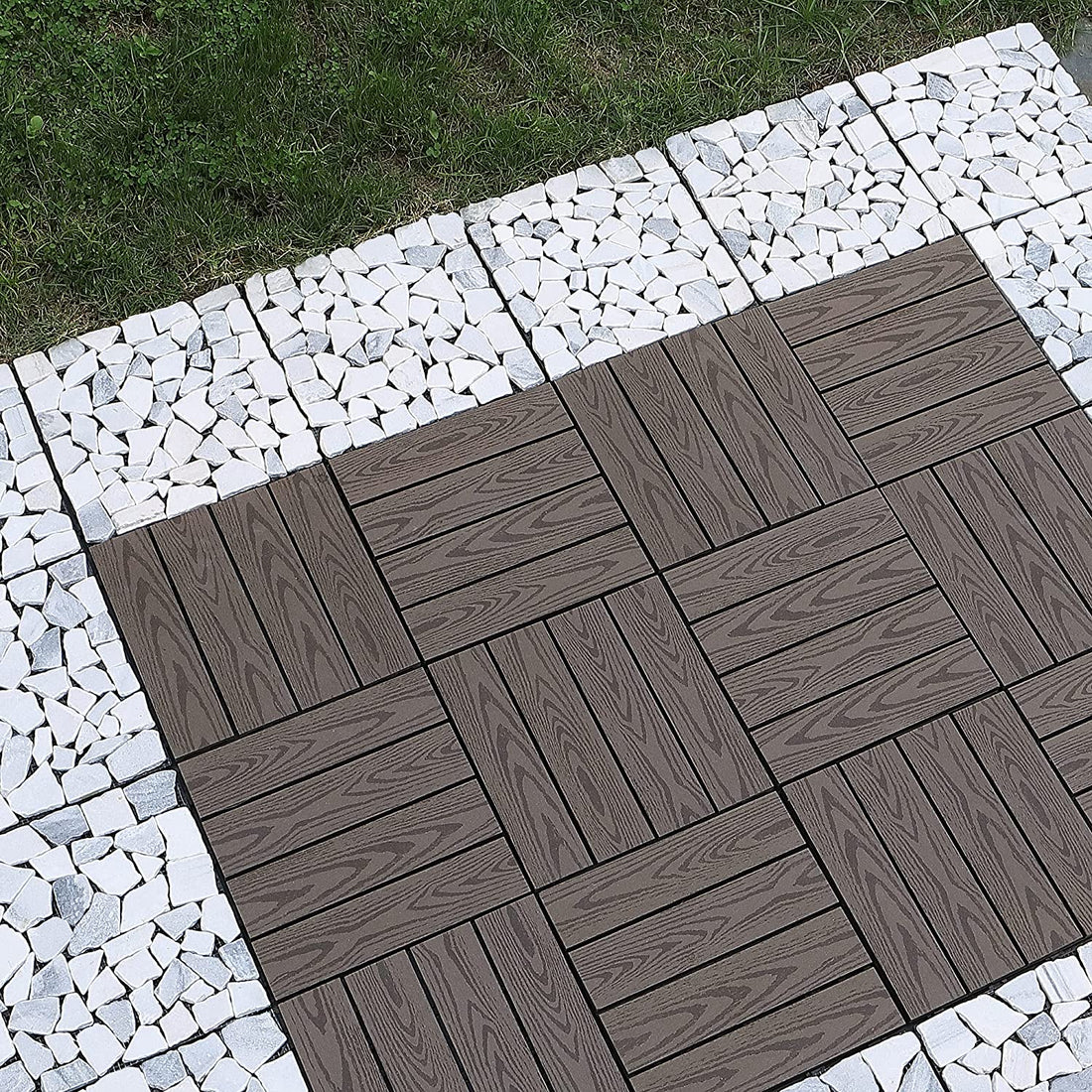 Indoor/ Outdoor River Stone Gray and White Doormat